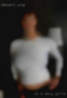 I'm a easy guy to get a long sexy girls with.